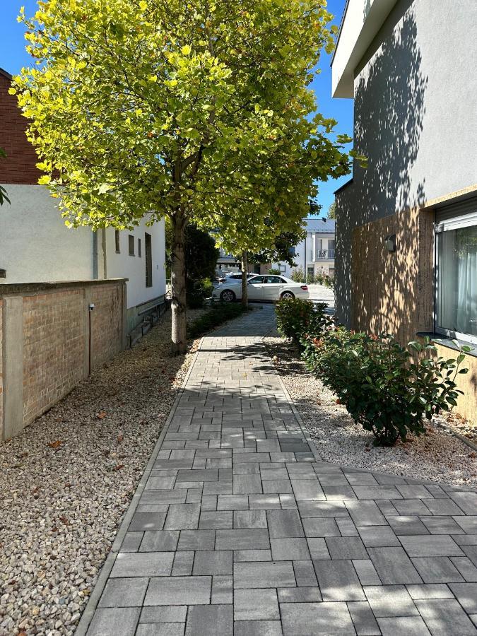 Linden Apartman 106 - Adults Only Mosonmagyaróvár Buitenkant foto