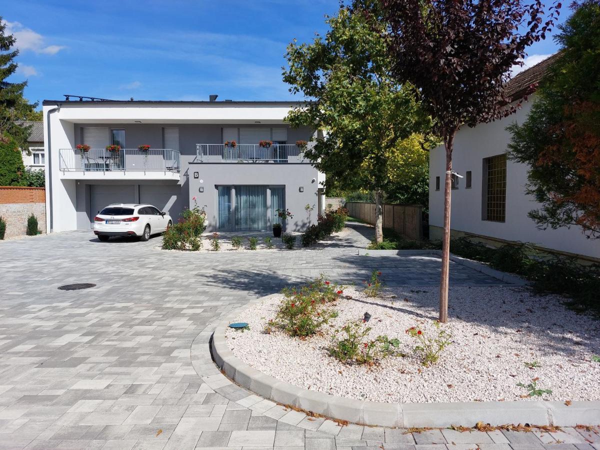 Linden Apartman 106 - Adults Only Mosonmagyaróvár Buitenkant foto